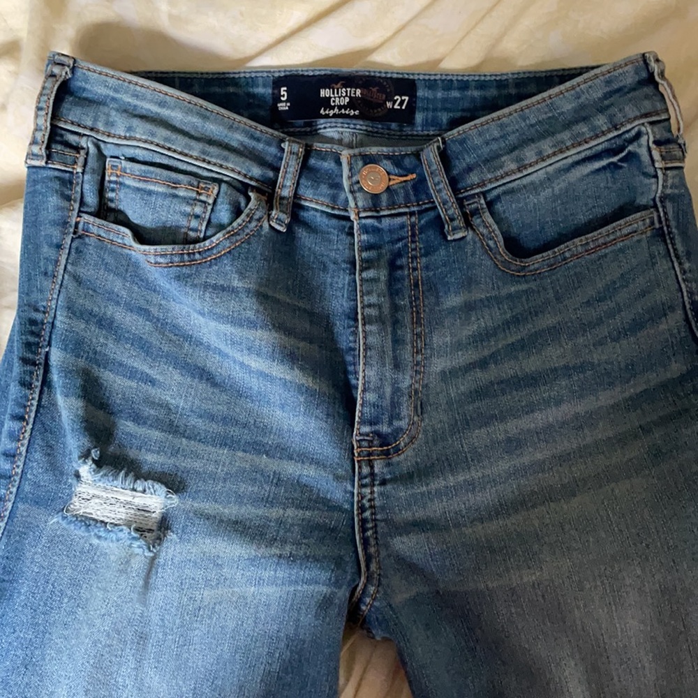 HOLLISTER CROP JEANS, SIZE 5, W27